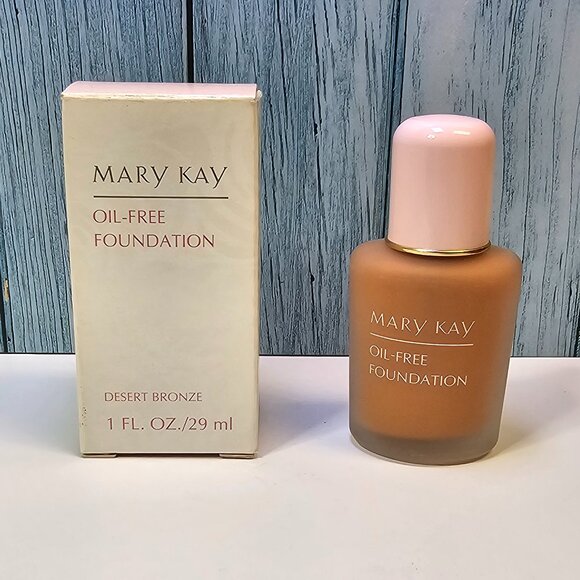 Mary Kay Day Radiance Oil-Free Foundation Desert Bronze #4490 - NIB - Old Stock‎ - Picture 1 of 7